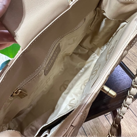 CHANEL Lambskin Small Quilted CC Tote Beige - Picture 8 of 15